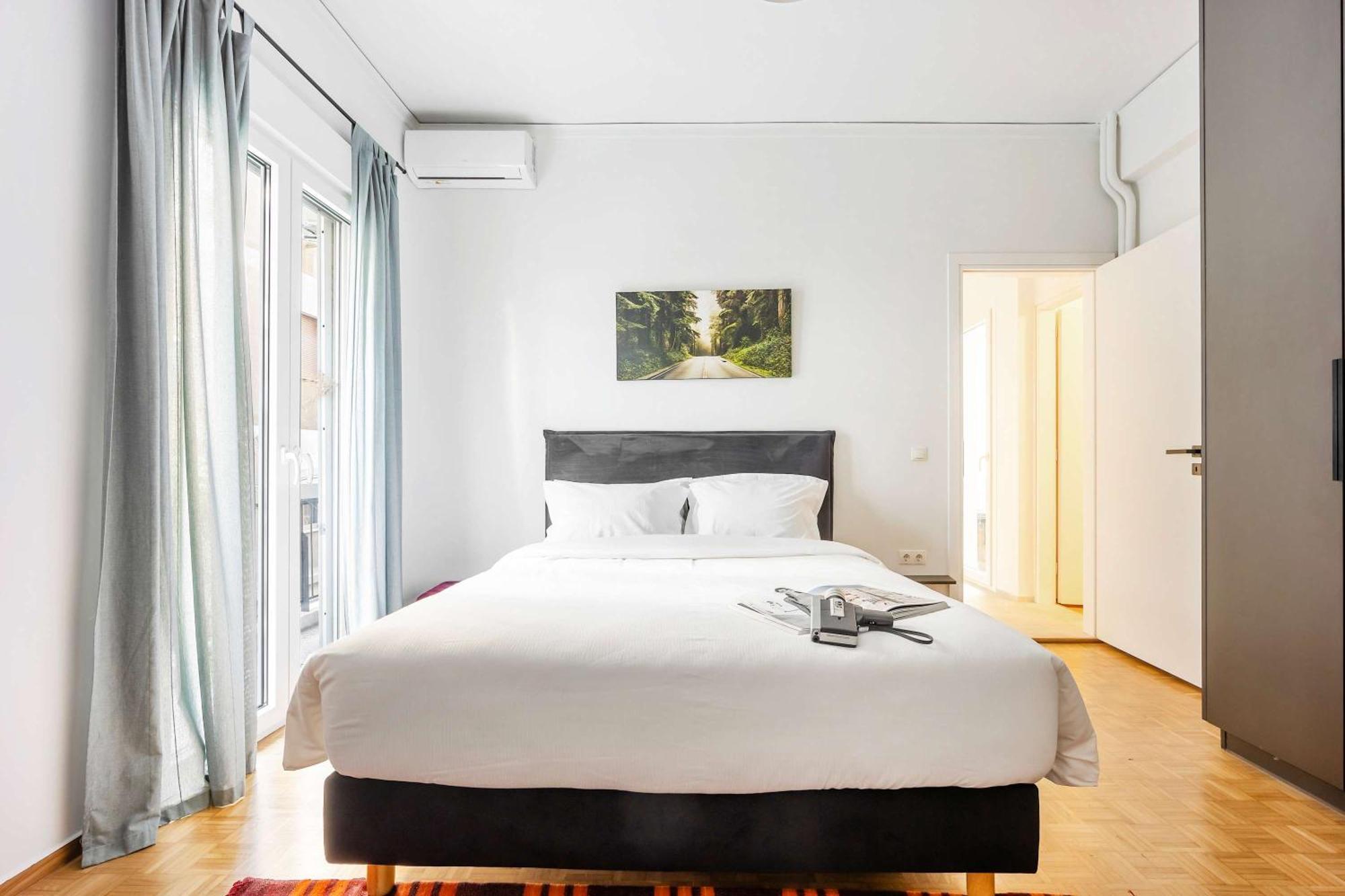 O&O Group - Eclectic Chic Thissio Apartment Athens Ngoại thất bức ảnh